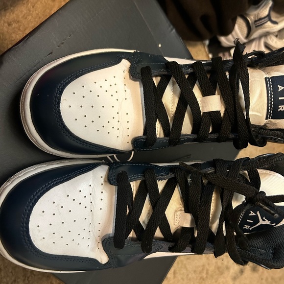 Dark blue air Jordans - Picture 6 of 7